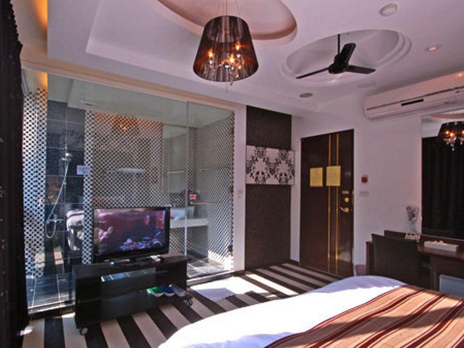 Full House Bed And Breakfast Nantou Exterior photo